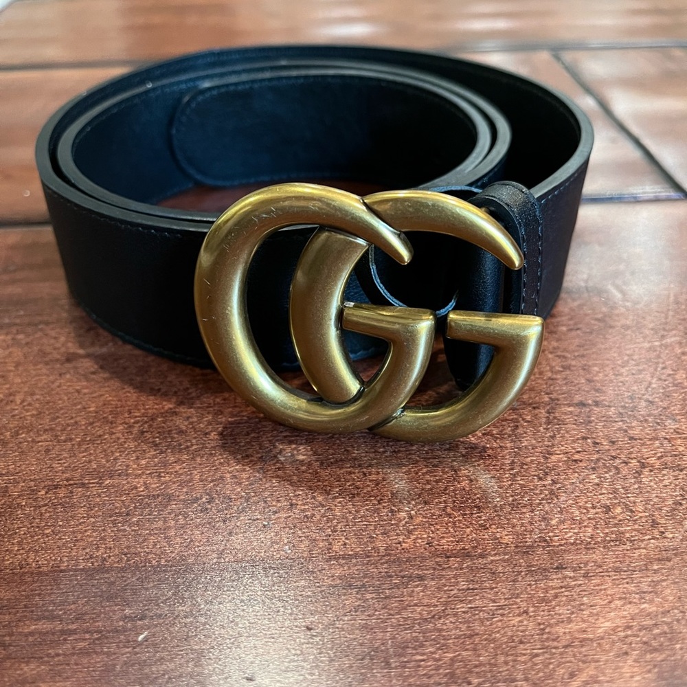Gucci belt -100% authentic. It’s beautiful!